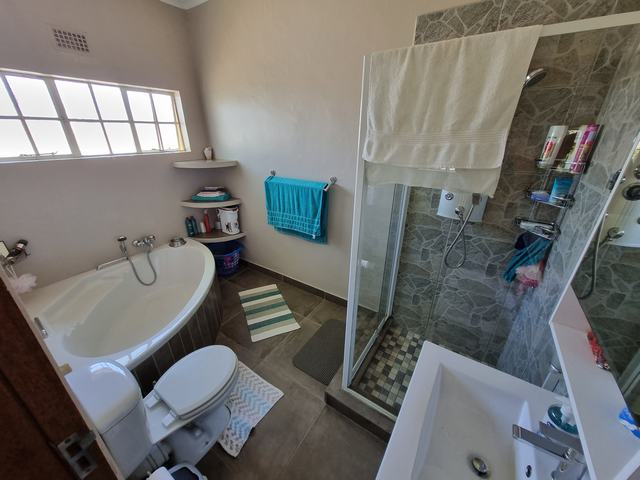 4 Bedroom Property for Sale in Prince Alfred Hamlet Western Cape